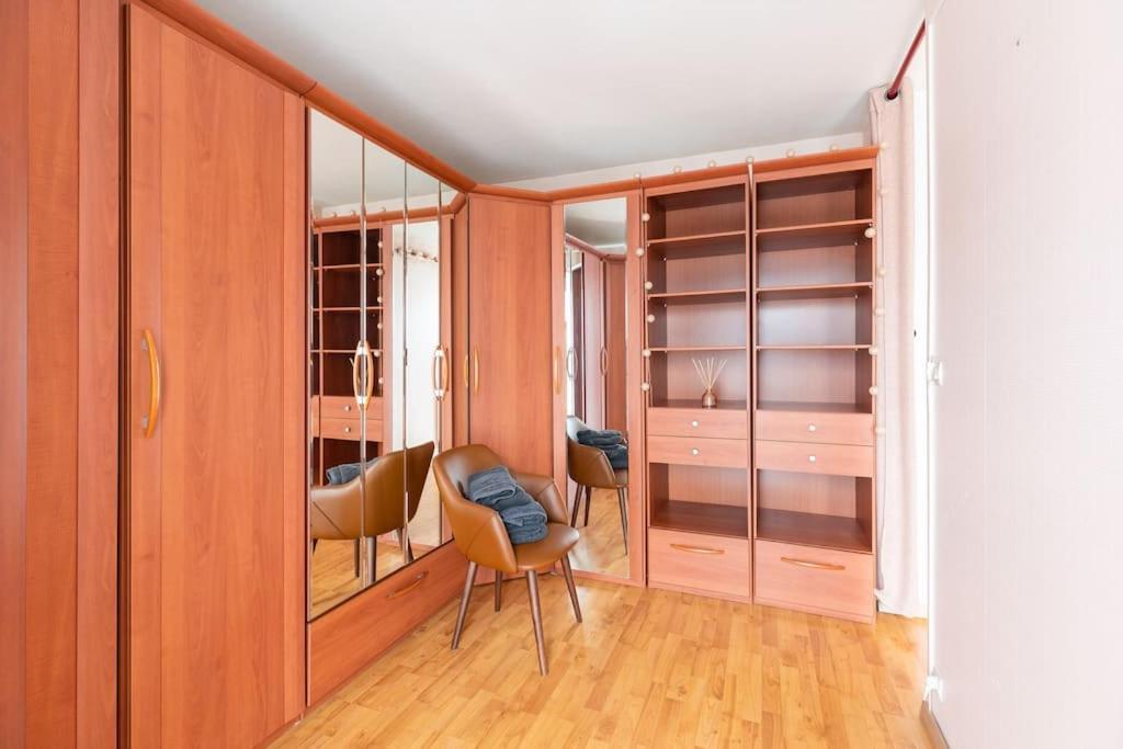Appartement Spacieux/ Disneyland/Paris/Wifi/Bureau Champs-Sur-Marne Kültér fotó