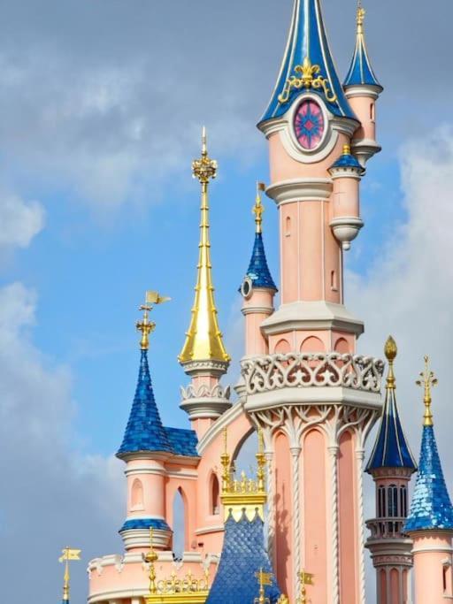 Appartement Spacieux/ Disneyland/Paris/Wifi/Bureau Champs-Sur-Marne Kültér fotó