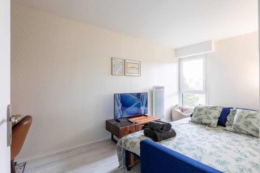 Appartement Spacieux/ Disneyland/Paris/Wifi/Bureau Champs-Sur-Marne Kültér fotó